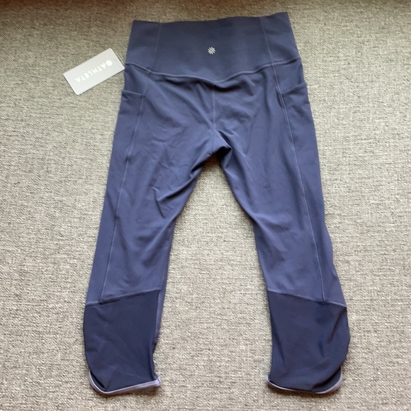 NWT Athleta Salutation Stash Pocket Crop, M - Picture 7 of 10